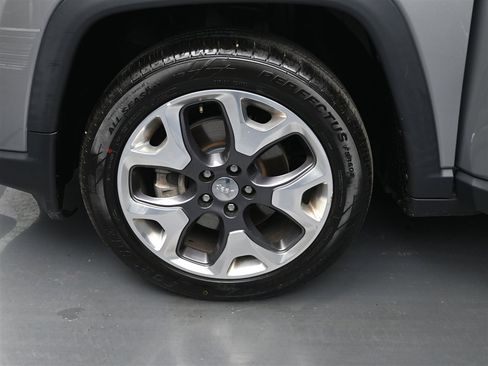 Used 2020 Jeep Compass Limited image 18