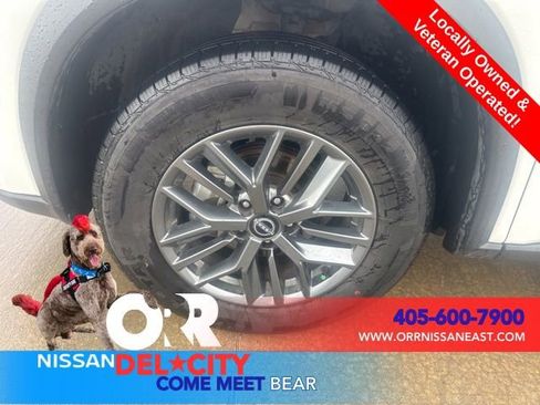 Used 2024 Nissan Rogue S FWD image 9