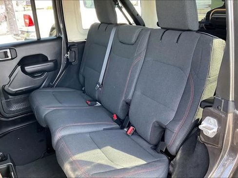 Used 2025 Jeep Wrangler Unlimited Rubicon AWD/4WD image 25