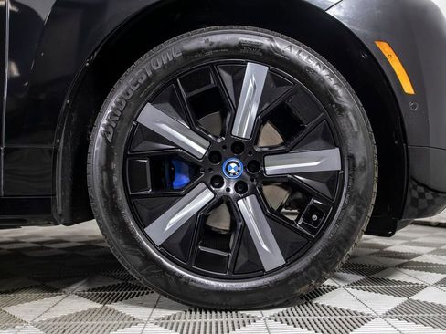 Used 2023 BMW iX xDrive50 w/ Sport Package AWD/4WD image 45