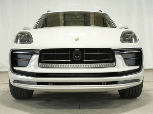 New 2026 Porsche Macan image 11