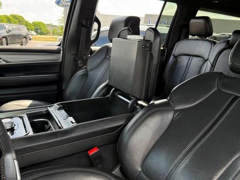 Used 2024 Jeep Wagoneer Series II AWD/4WD image 33