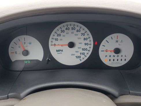 Used 2006 Chrysler Town & Country image 15