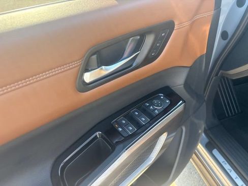 Used 2023 Nissan Pathfinder Platinum AWD/4WD image 21