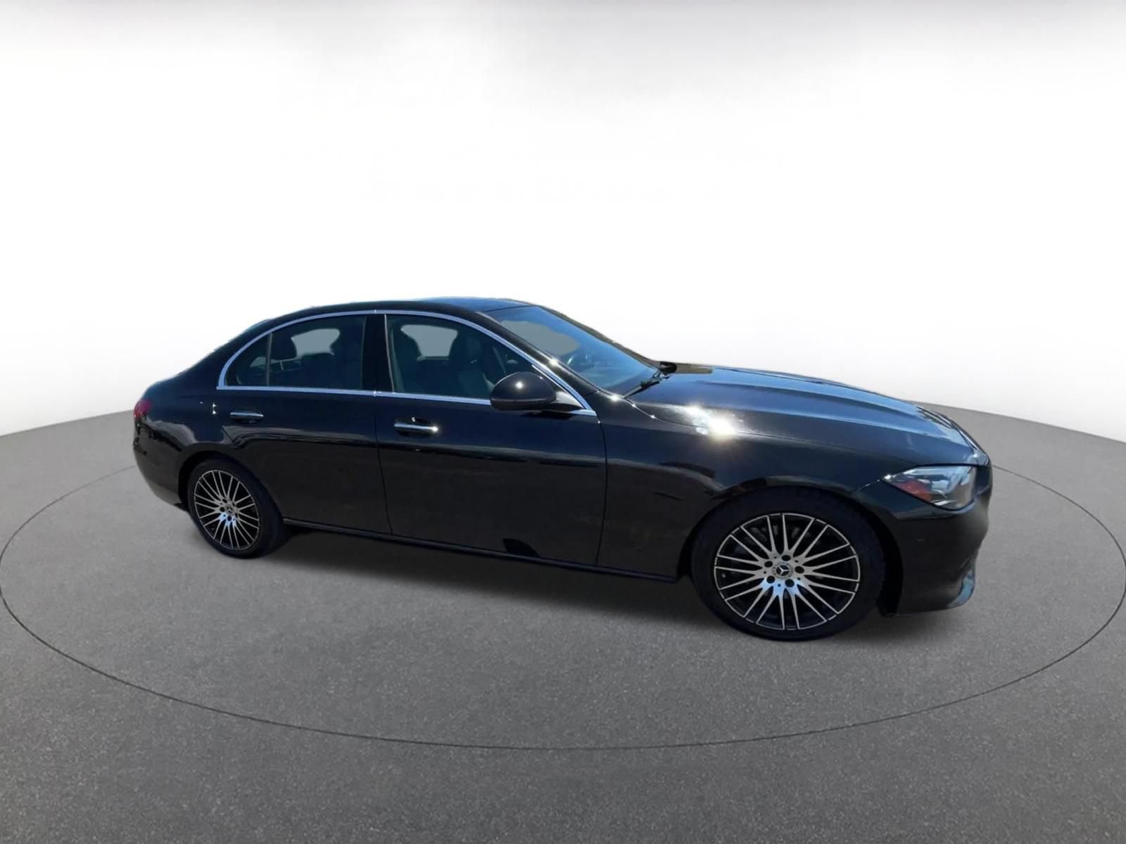 Used 2024 Mercedes-Benz C 300 4MATIC Sedan image 2