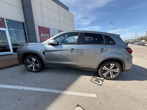 Used 2025 Mitsubishi Outlander Sport SE image 3