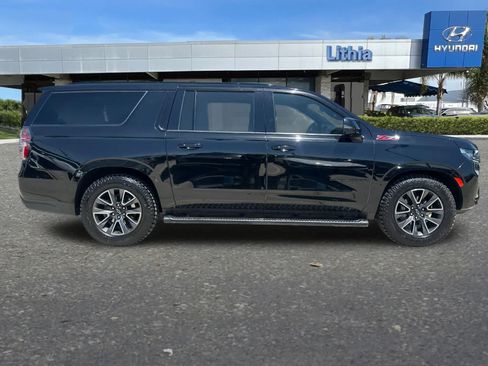 Used 2022 Chevrolet Suburban Z71 w/ Z71 Off-Road Package AWD/4WD image 9