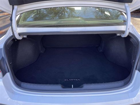 Certified 2024 Hyundai Elantra SEL image 8