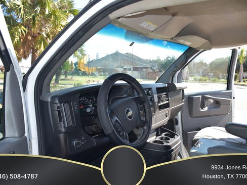 Used 2012 Chevrolet Express 2500 w/ Power Package image 10