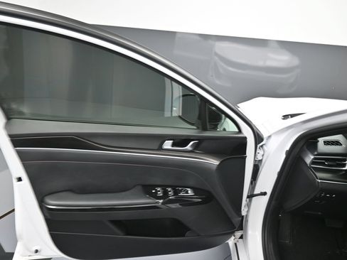 Used 2024 Kia K5 GT FWD image 16