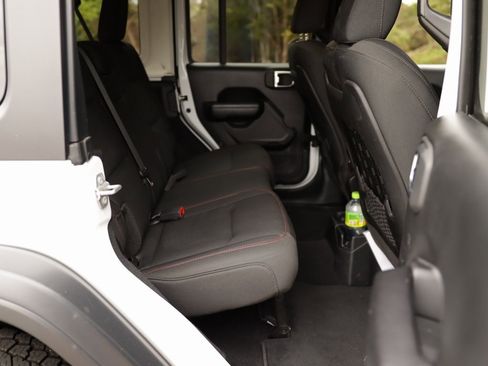 Used 2021 Jeep Wrangler Unlimited Rubicon w/ Cold Weather Group image 28