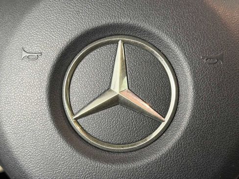 Used 2018 Mercedes-Benz GLA 250 image 25