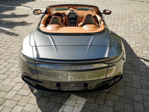 Used 2023 Aston Martin DBS Volante image 22