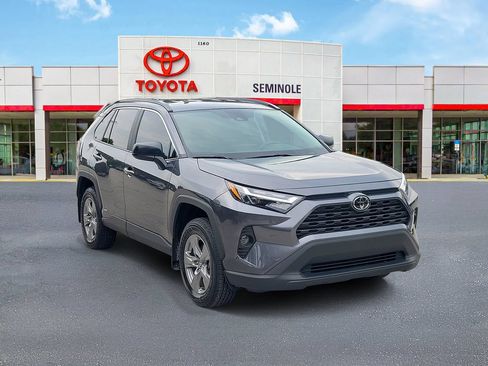 Used 2025 Toyota RAV4 LE AWD/4WD image 2