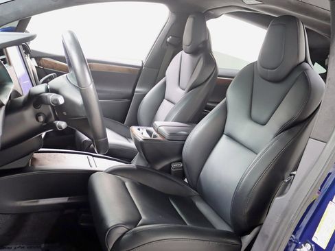 Used 2018 Tesla Model X 75D image 25