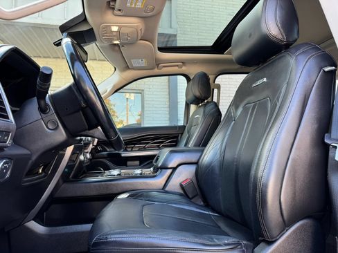 Used 2018 Ford Expedition Platinum AWD/4WD image 16