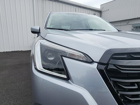 Used 2023 Subaru Forester Premium AWD/4WD image 12