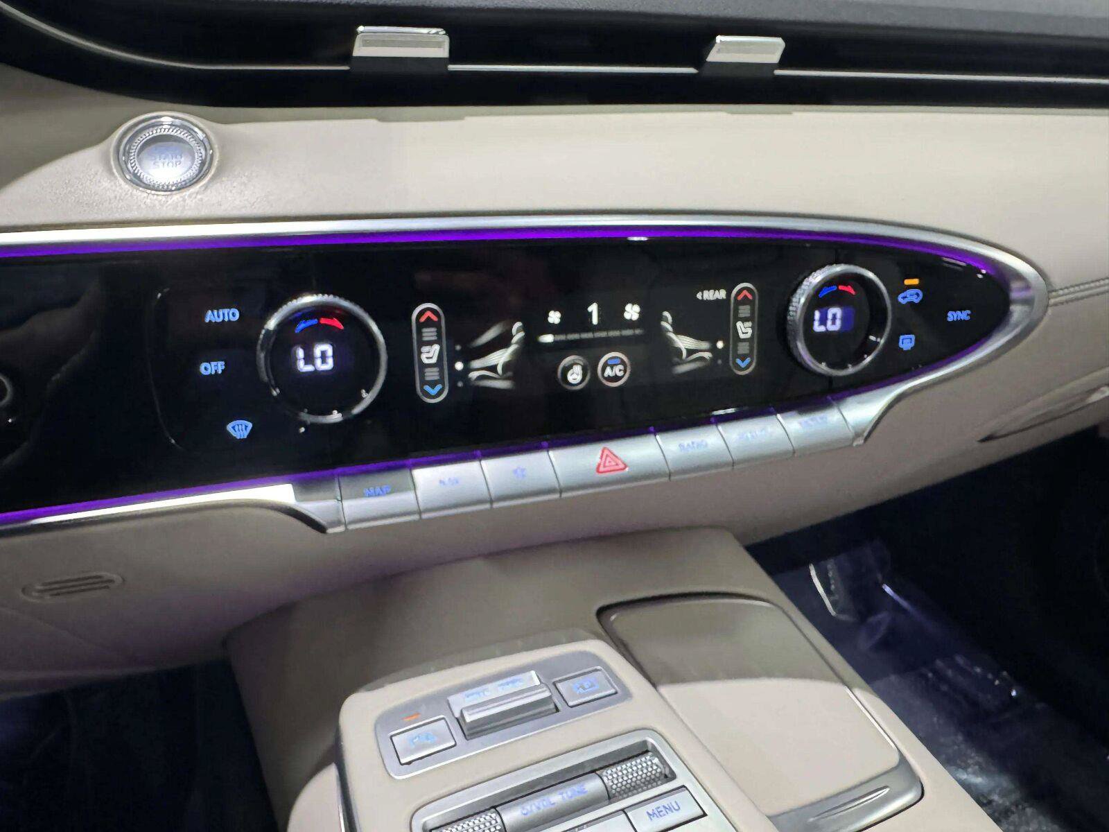 Used 2022 Genesis GV70 2.5T w/ Advanced Package AWD/4WD image 31