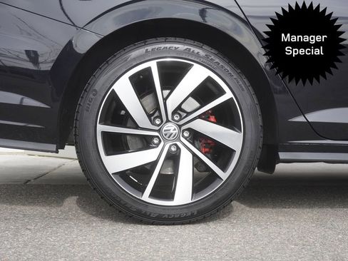 Used 2021 Volkswagen Jetta GLI Autobahn image 32