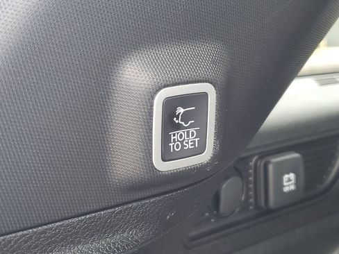 Used 2024 Jeep Grand Cherokee Limited w/ Luxury Tech Group II AWD/4WD image 35