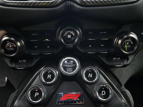 Used 2023 Aston Martin V8 Vantage Coupe RWD image 15