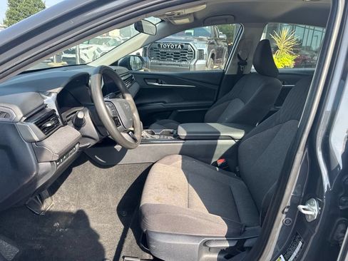Used 2025 Toyota Camry LE FWD image 9