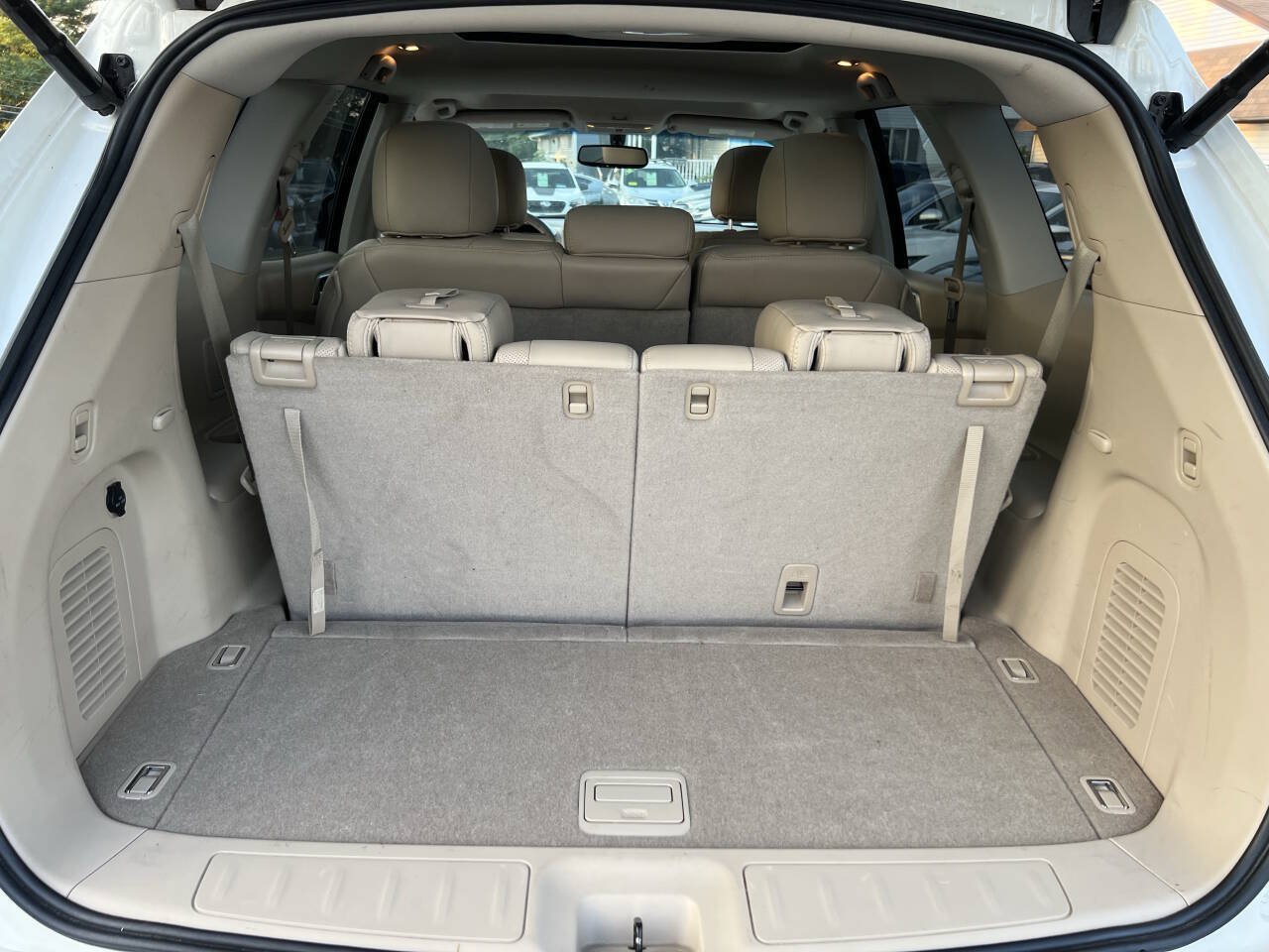 Used 2015 Nissan Pathfinder Platinum AWD/4WD image 16
