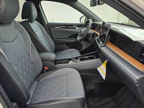 New 2026 Volkswagen Tiguan SEL R-Line image 34