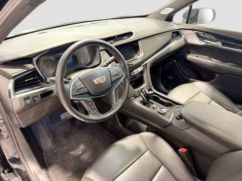 Certified 2025 Cadillac XT5 Premium Luxury image 10