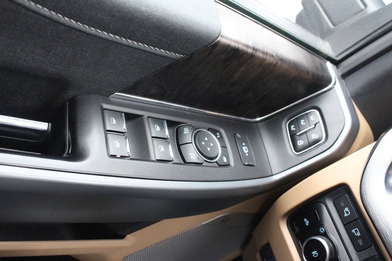 Used 2023 Ford F250 Lariat w/ Lariat Ultimate Package AWD/4WD image 11