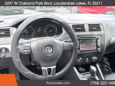Used 2014 Volkswagen Jetta SE FWD image 42