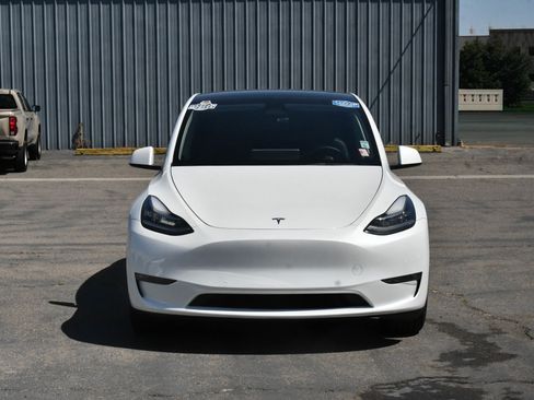 Used 2023 Tesla Model Y Long Range AWD/4WD image 2