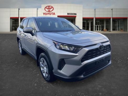 Certified 2022 Toyota RAV4 LE AWD/4WD image 3