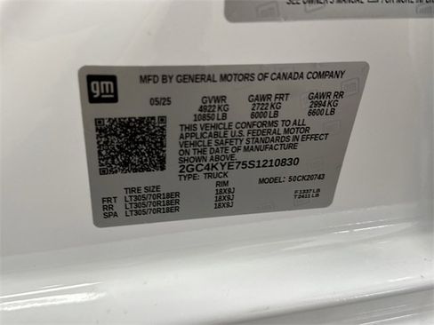 Used 2025 Chevrolet Silverado 2500 ZR2 w/ Technology Package image 32