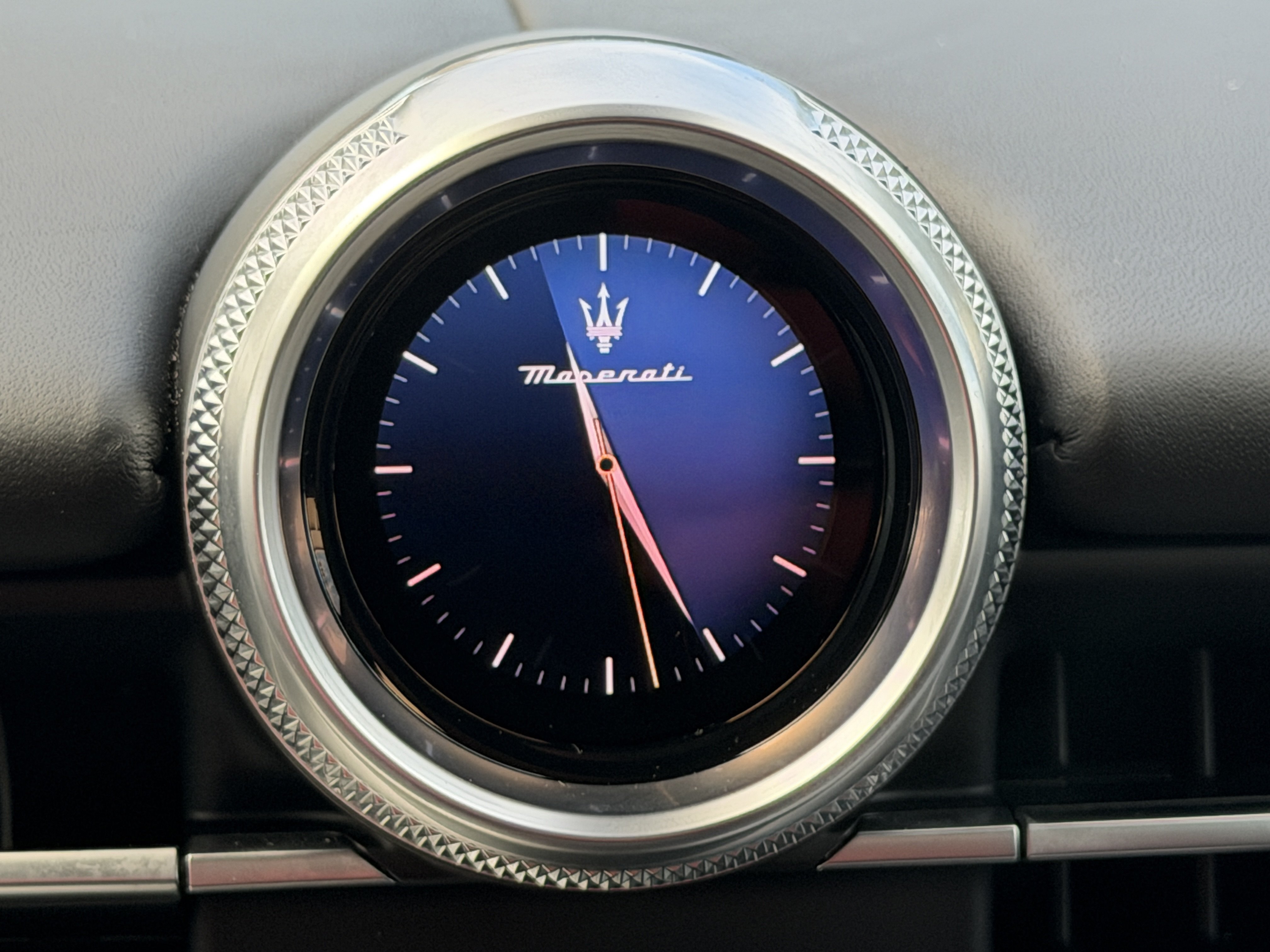 Used 2024 Maserati Grecale Trofeo AWD/4WD image 34