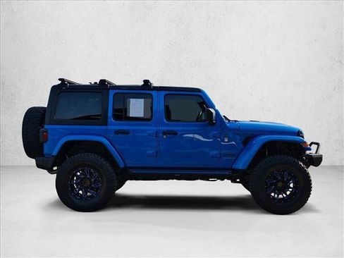 Used 2024 Jeep Wrangler Unlimited w/ Convenience Group AWD/4WD image 4