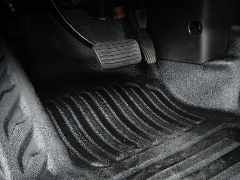 Used 2020 Chevrolet Silverado 3500 W/T w/ WT Convenience Package image 18