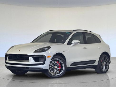 Certified 2023 Porsche Macan S AWD/4WD image 1