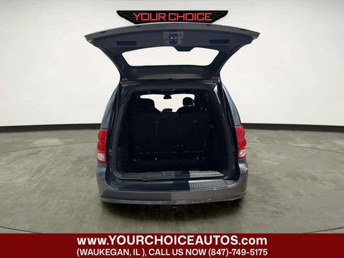 Used 2020 Dodge Grand Caravan SE FWD image 14