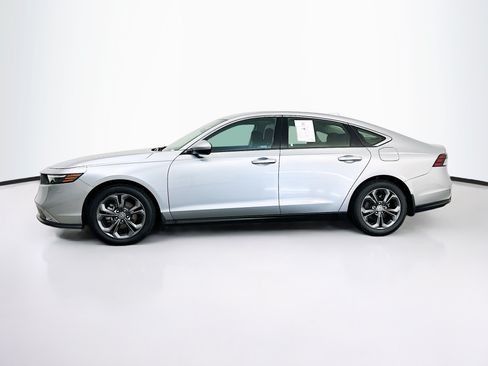 Used 2023 Honda Accord EX image 4