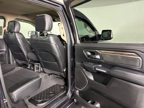 Used 2019 RAM 1500 Laramie AWD/4WD image 32