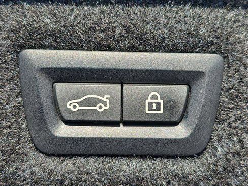 Certified 2023 BMW 530e w/ Premium Package image 13