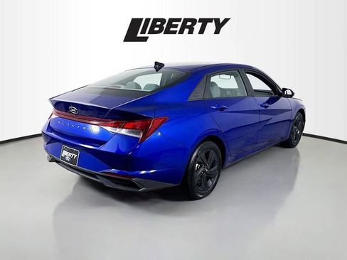 Used 2023 Hyundai Elantra SEL image 7