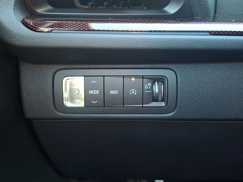 Certified 2024 Chevrolet Traverse RS image 24