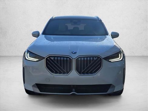Used 2025 BMW X3 xDrive30i w/ Premium Package image 2