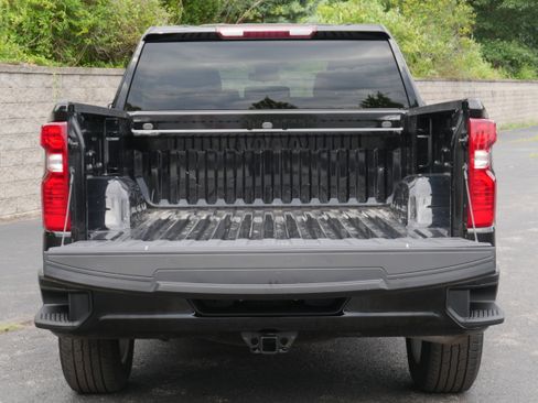 Certified 2022 Chevrolet Silverado 1500 Custom AWD/4WD image 7
