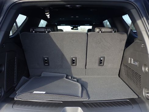 New 2026 GMC Yukon Elevation image 7