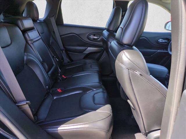 Used 2019 Jeep Cherokee Latitude Plus AWD/4WD image 19