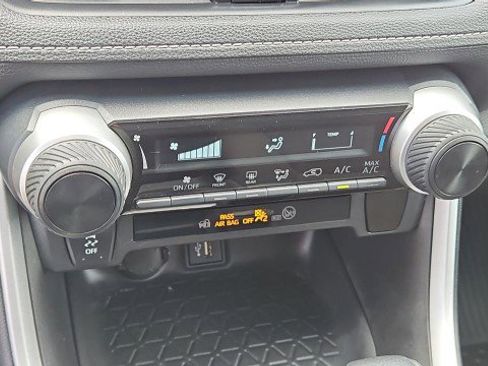 Used 2023 Toyota RAV4 LE FWD image 17