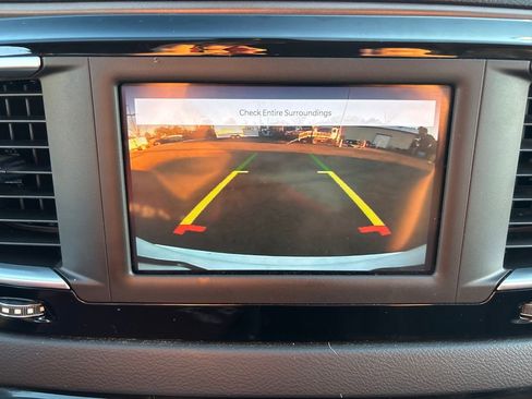 Used 2022 Chrysler Voyager LX image 26